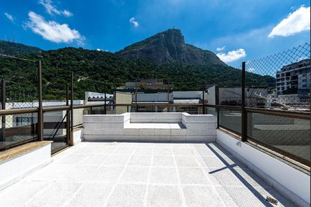 Apartamento à venda com 317m², 4 quartos e 3 vagas Apartamento à venda com 317m², 4 quartos e 3 vagasCobertura 3º piso