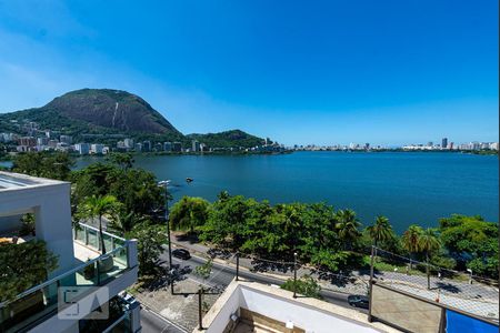 Apartamento à venda com 317m², 4 quartos e 3 vagas Apartamento à venda com 317m², 4 quartos e 3 vagasVista da cobertura