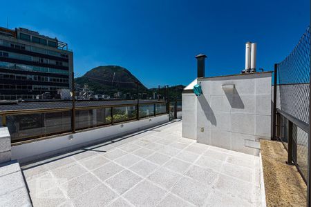 Apartamento à venda com 317m², 4 quartos e 3 vagas Apartamento à venda com 317m², 4 quartos e 3 vagasCobertura 3º piso