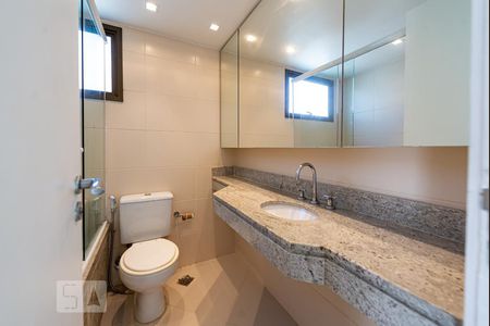 Apartamento à venda com 317m², 4 quartos e 3 vagas Apartamento à venda com 317m², 4 quartos e 3 vagasCobertura - Banheiro da Suíte