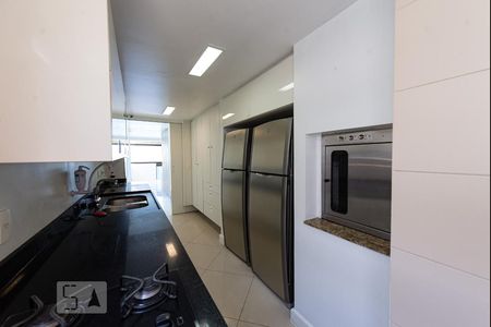 Apartamento à venda com 317m², 4 quartos e 3 vagas Apartamento à venda com 317m², 4 quartos e 3 vagasCozinha