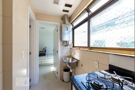Apartamento à venda com 317m², 4 quartos e 3 vagas Apartamento à venda com 317m², 4 quartos e 3 vagasÁrea de Serviço