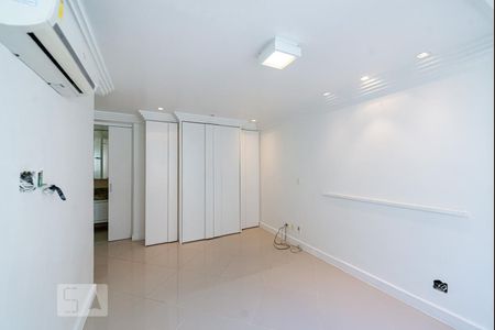 Apartamento à venda com 317m², 4 quartos e 3 vagas Apartamento à venda com 317m², 4 quartos e 3 vagasSuíte 1