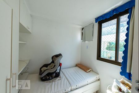 Apartamento à venda com 317m², 4 quartos e 3 vagas Apartamento à venda com 317m², 4 quartos e 3 vagasQuarto de Serviço