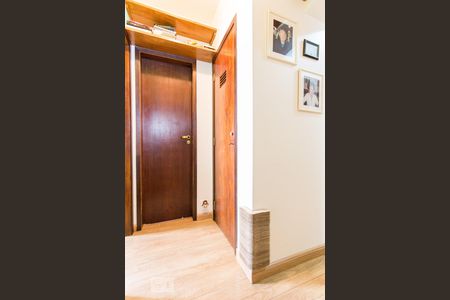 Apartamento para alugar com 103m², 3 quartos e 1 vaga Apartamento para alugar com 103m², 3 quartos e 1 vagaCorredor