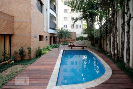 Apartamento para alugar com 40m², 1 quarto e 1 vagaPiscina