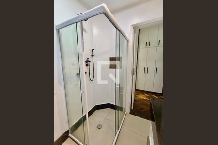 Apartamento à venda com 93m², 2 quartos e sem vaga Apartamento à venda com 93m², 2 quartos e sem vagaBanheiro social