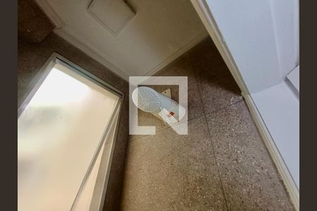 Apartamento à venda com 93m², 2 quartos e sem vaga Apartamento à venda com 93m², 2 quartos e sem vagaBanheiro serviço