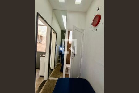 Apartamento à venda com 93m², 2 quartos e sem vaga Apartamento à venda com 93m², 2 quartos e sem vagaQuarto serviço