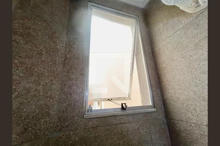 Apartamento à venda com 93m², 2 quartos e sem vaga Apartamento à venda com 93m², 2 quartos e sem vagaBanheiro serviço