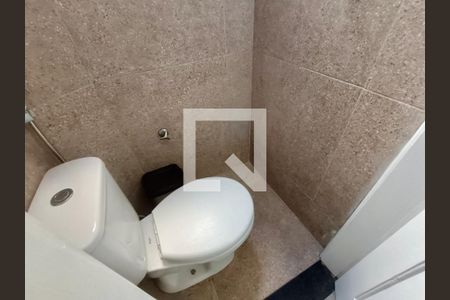 Apartamento à venda com 93m², 2 quartos e sem vaga Apartamento à venda com 93m², 2 quartos e sem vagaBanheiro serviço