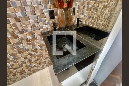Apartamento à venda com 93m², 2 quartos e sem vaga Apartamento à venda com 93m², 2 quartos e sem vagaBanheiro suite