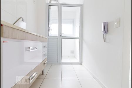 Armários da cozinha  de apartamento à venda com 2 quartos, 45m² em Quinta da Paineira, São Paulo