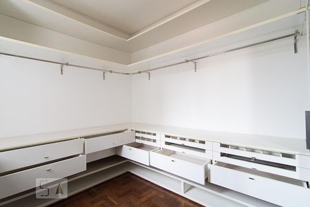 Apartamento à venda com 280m², 4 quartos e 3 vagasQuarto 