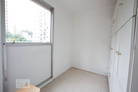 Apartamento à venda com 80m², 2 quartos e 1 vagaquarto de serviço