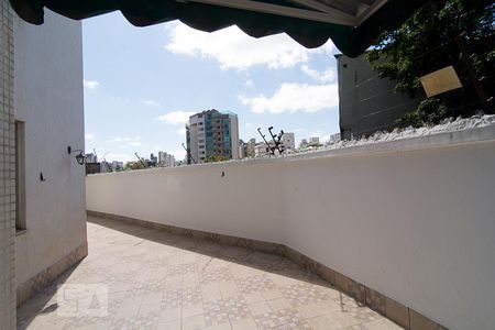 Apartamento à venda com 288m², 4 quartos e 2 vagasVista