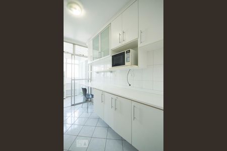 Cozinha de apartamento para alugar com 2 quartos, 65m² em Cidade Monções, São Paulo