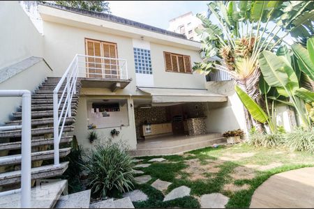 Casa à venda com 280m², 5 quartos e 4 vagasQuintal