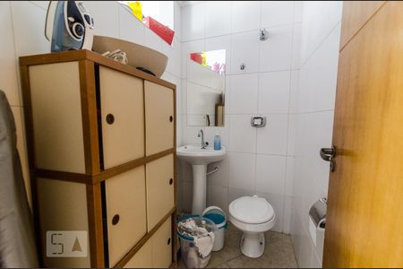 Casa à venda com 280m², 5 quartos e 4 vagasBanheiro de serviço