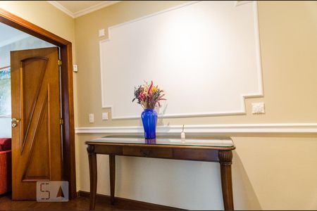 Casa à venda com 280m², 5 quartos e 4 vagasCORREDOR