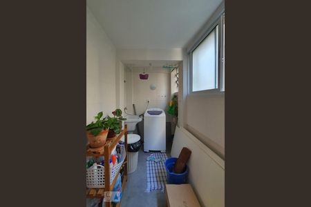 Apartamento à venda com 92m², 3 quartos e sem vaga Apartamento à venda com 92m², 3 quartos e sem vagaLavanderia