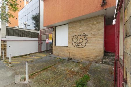 Casa à venda com 361m², 7 quartos e sem vaga Casa à venda com 361m², 7 quartos e sem vagaGaragem