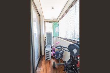 Apartamento para alugar com 147m², 3 quartos e 3 vagasVaranda