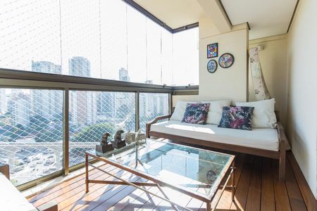 Apartamento para alugar com 147m², 3 quartos e 3 vagasVaranda