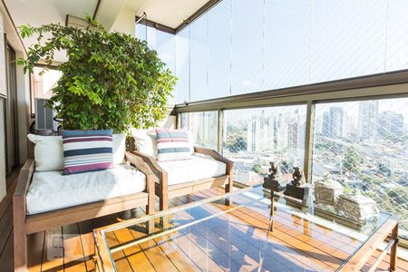 Apartamento para alugar com 147m², 3 quartos e 3 vagasVaranda