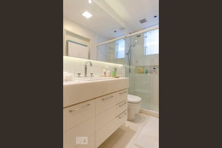 Banheiro de apartamento para alugar com 3 quartos, 115m² em Ipanema, Rio de Janeiro