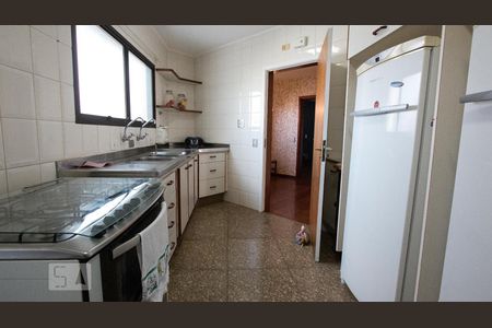 Apartamento à venda com 228m², 4 quartos e 4 vagascozinha