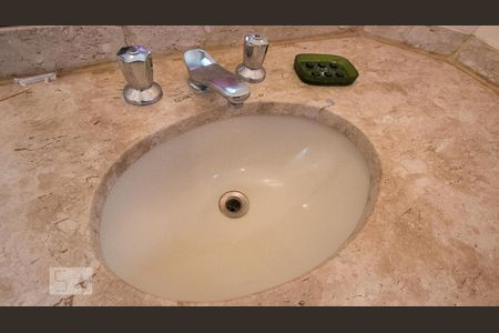 Apartamento à venda com 228m², 4 quartos e 4 vagasbanheiro