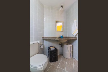 Banheiro de kitnet/studio para alugar com 1 quarto, 30m² em Bela Vista, São Paulo