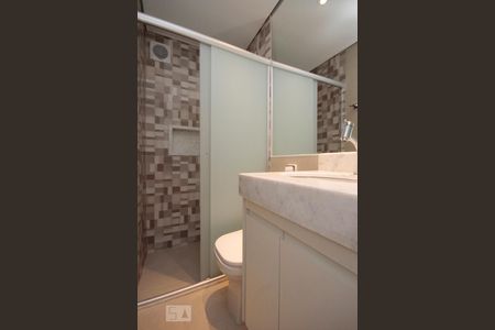 Banheiro de kitnet/studio para alugar com 1 quarto, 32m² em Bela Vista, São Paulo