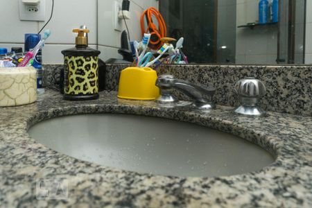 Apartamento à venda com 100m², 3 quartos e 2 vagas Apartamento à venda com 100m², 3 quartos e 2 vagasDetalhe do banheiro da suíte