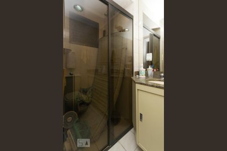 Banheiro de apartamento à venda com 3 quartos, 100m² em Vila Gumercindo, São Paulo