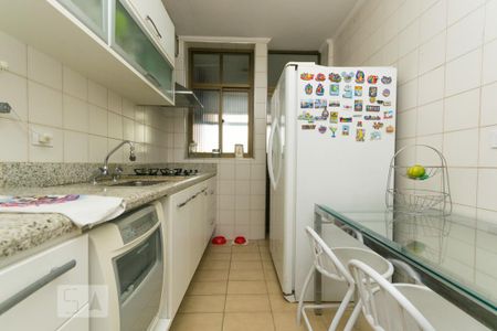 Apartamento à venda com 100m², 3 quartos e 2 vagas Apartamento à venda com 100m², 3 quartos e 2 vagasCozinha