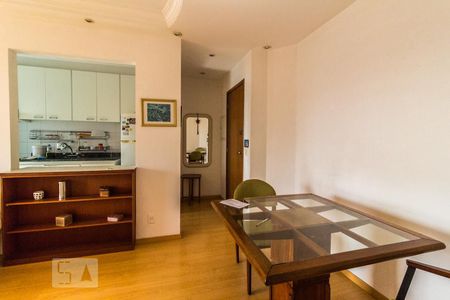 Apartamento para alugar com 65m², 2 quartos e 1 vagaSala