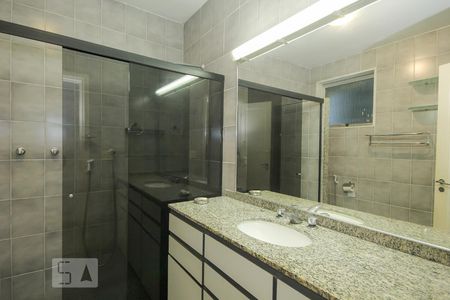 Apartamento à venda com 274m², 3 quartos e 1 vagaBanheiro Social