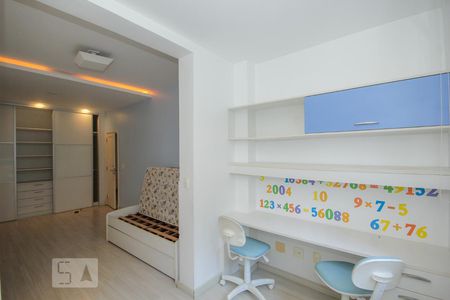 Apartamento à venda com 274m², 3 quartos e 1 vagaQuarto 2