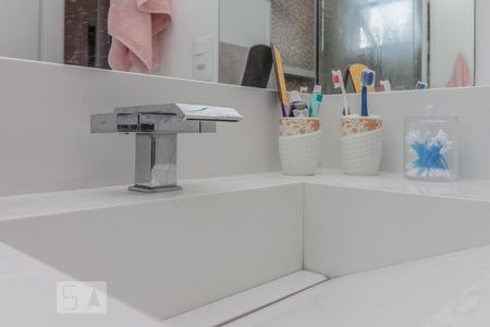 Apartamento à venda com 76m², 2 quartos e 2 vagasSuíte