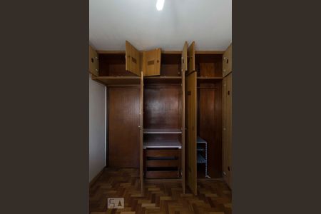Quarto 1 (Armários) de apartamento para alugar com 2 quartos, 77m² em Liberdade, São Paulo