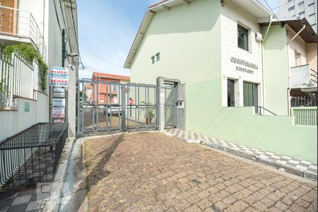 Casa à venda com 130m², 3 quartos e 2 vagas Casa à venda com 130m², 3 quartos e 2 vagasFachada Vila