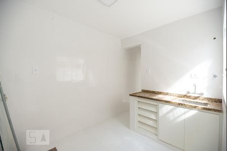 Casa à venda com 130m², 3 quartos e 2 vagas Casa à venda com 130m², 3 quartos e 2 vagasCozinha