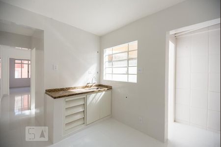 Casa à venda com 130m², 3 quartos e 2 vagas Casa à venda com 130m², 3 quartos e 2 vagasCozinha