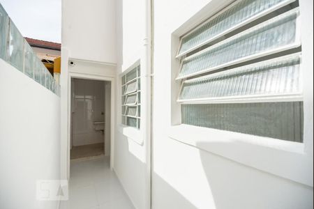 Casa à venda com 130m², 3 quartos e 2 vagas Casa à venda com 130m², 3 quartos e 2 vagasCorredor lateral