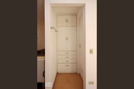 Armário de kitnet/studio para alugar com 1 quarto, 31m² em Santa Cecília, São Paulo