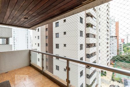Apartamento à venda com 111m², 3 quartos e 2 vagasVaranda