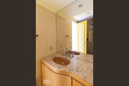 Apartamento à venda com 111m², 3 quartos e 2 vagasBanheiro da suíte