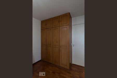 Apartamento à venda com 80m², 2 quartos e 1 vagaQuarto 1 (Armários)